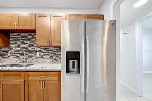 15525 Bedford Cir E, Clearwater, FL 33764 - Photo 12