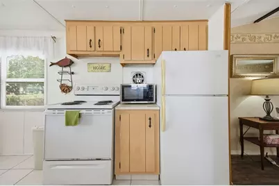 4833 Royal Palm Drive, Zephyrhills, FL 33542 - Photo 12