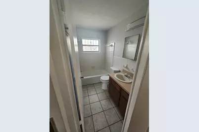 906 E 108th Avenue, Tampa, FL 33612 - Photo 6