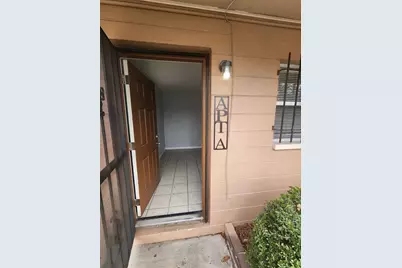906 E 108th Avenue, Tampa, FL 33612 - Photo 2