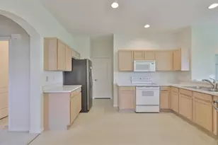 2023 Acadia Greens Dr, Sun City Center, FL 33573 - Photo 20