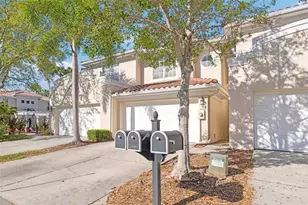 300 Valencia Cir, Saint Petersburg, FL 33716 - Photo 2