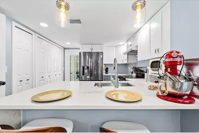 8730 Cobbler Place, Tampa, FL 33615 - Photo 6