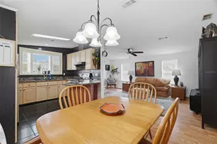 6907 Americana Dr NE, Saint Petersburg, FL 33702 - Photo 8