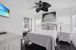 6907 Americana Dr NE, Saint Petersburg, FL 33702 - Photo 22