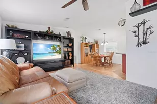 6907 Americana Dr NE, Saint Petersburg, FL 33702 - Photo 12