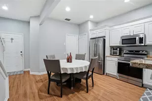 26611 Chimney Spire Ln, Wesley Chapel, FL 33544 - Photo 2