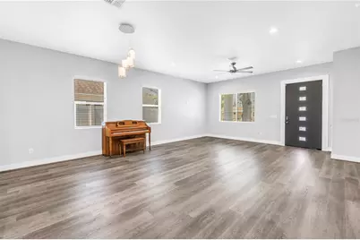 4320 56th Avenue N, Saint Petersburg, FL 33714 - Photo 6