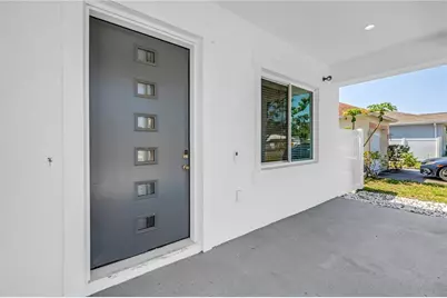 4320 56th Avenue N, Saint Petersburg, FL 33714 - Photo 2