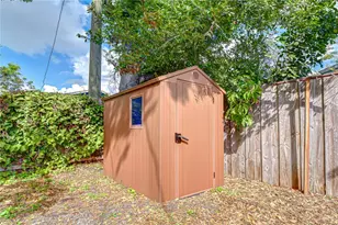 1611 28th St S, Saint Petersburg, FL 33712 - Photo 24