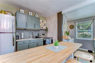 1611 28th St S, Saint Petersburg, FL 33712 - Photo 18