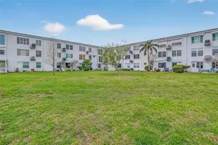 2001 World Pkwy Blvd, Clearwater, FL 33763 - Photo 18