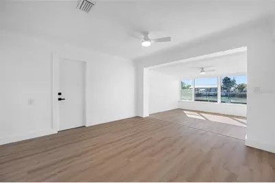 7930 Causeway Boulevard S, Saint Petersburg, FL 33707 - Photo 10