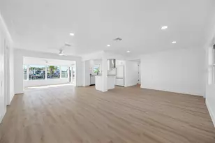 7930 Causeway Blvd S, Saint Petersburg, FL 33707 - Photo 6