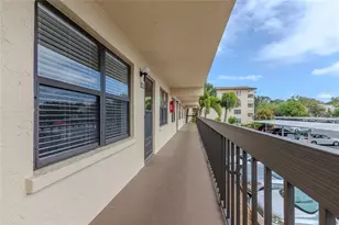 305 30th Ave W, Bradenton, FL 34205 - Photo 2