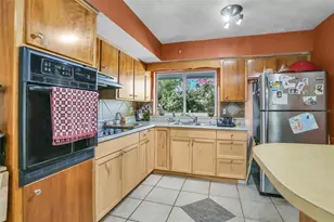 525 Skylark Ln NW, Port Charlotte, FL 33952 - Photo 10