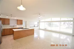 528 Suwanee Cir, Tampa, FL 33606 - Photo 8