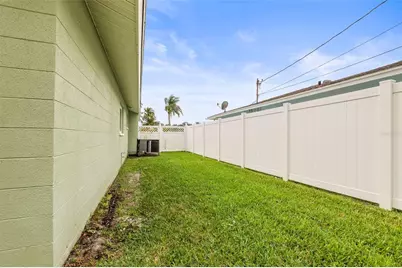 7955 Bayshore Drive, Seminole, FL 33776 - Photo 34