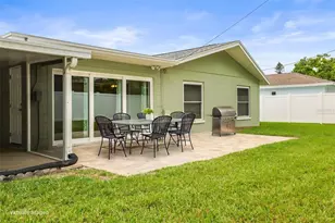 7955 Bayshore Dr, Seminole, FL 33776 - Photo 10