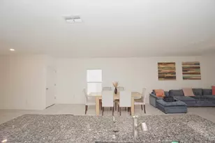 6417 Ten Acre Ct, Zephyrhills, FL 33541 - Photo 4