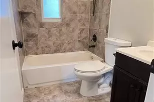 8348 Angela Ct, Zephyrhills, FL 33541 - Photo 6