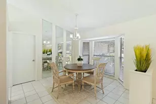 5206 Woodlawn Cir E, Palmetto, FL 34221 - Photo 8