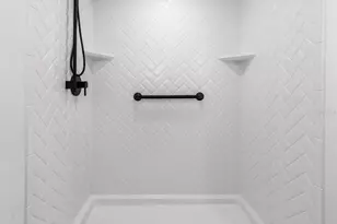 360 57th St N, Saint Petersburg, FL 33710 - Photo 14