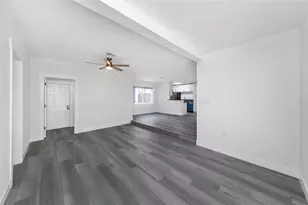 360 57th St N, Saint Petersburg, FL 33710 - Photo 8