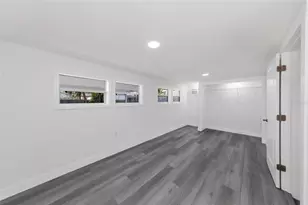 360 57th St N, Saint Petersburg, FL 33710 - Photo 12