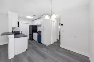 360 57th St N, Saint Petersburg, FL 33710 - Photo 20