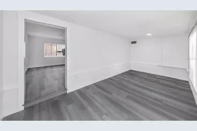 360 57th Street N, Saint Petersburg, FL 33710 - Photo 10
