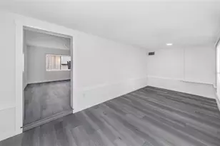 360 57th St N, Saint Petersburg, FL 33710 - Photo 10