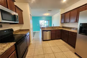 949 Seminole Sky Dr, Ruskin, FL 33570 - Photo 14