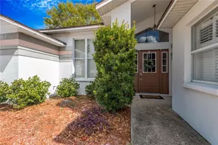 2626 Crestfield Dr, Valrico, FL 33596 - Photo 4