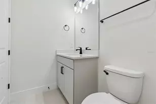 2856 Marrakesh Ln, Sarasota, FL 34234 - Photo 30