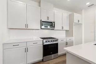 2856 Marrakesh Ln, Sarasota, FL 34234 - Photo 8