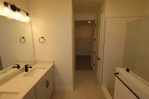 2856 Marrakesh Ln, Sarasota, FL 34234 - Photo 6