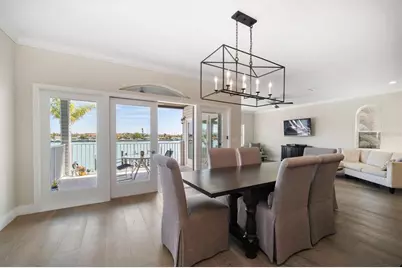 8685 E Bay Drive, Treasure Island, FL 33706 - Photo 12