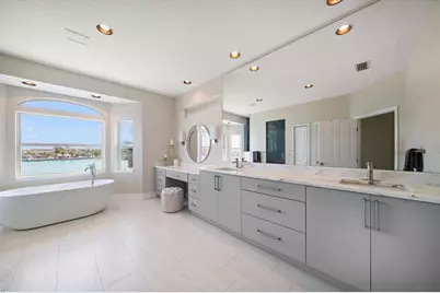 8685 E Bay Drive, Treasure Island, FL 33706 - Photo 36