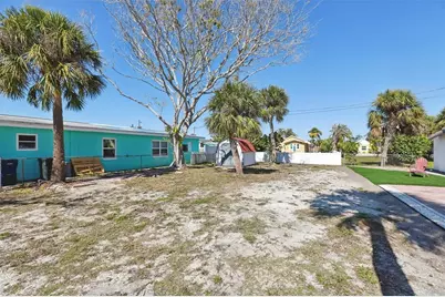 13135 4th Street E, Madeira Beach, FL 33708 - Photo 4