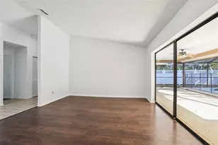 17922 Clear Lake Dr, Lutz, FL 33548 - Photo 16