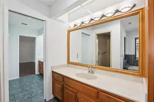 17922 Clear Lake Dr, Lutz, FL 33548 - Photo 24