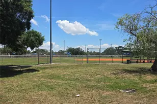 6044 22nd Ave N, Saint Petersburg, FL 33710 - Photo 30