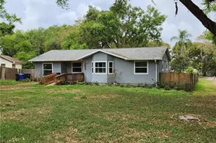 1926 Meadowridge Dr, Valrico, FL 33596 - Photo 1