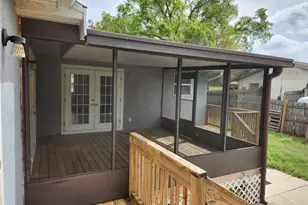 1926 Meadowridge Dr, Valrico, FL 33596 - Photo 18