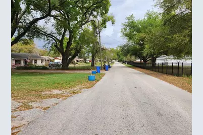 1926 Meadowridge Drive, Valrico, FL 33596 - Photo 2