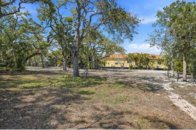 114 Island Circle, Sarasota, FL 34242 - Photo 16