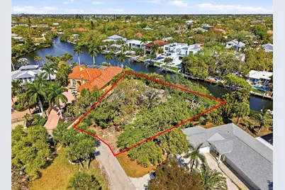 114 Island Circle, Sarasota, FL 34242 - Photo 12