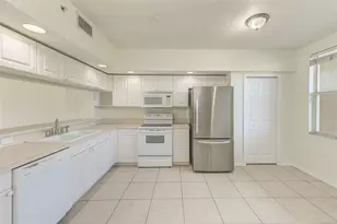 960 Starkey Rd, Largo, FL 33771 - Photo 4