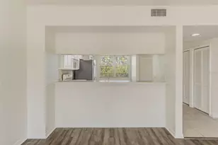 960 Starkey Rd, Largo, FL 33771 - Photo 10